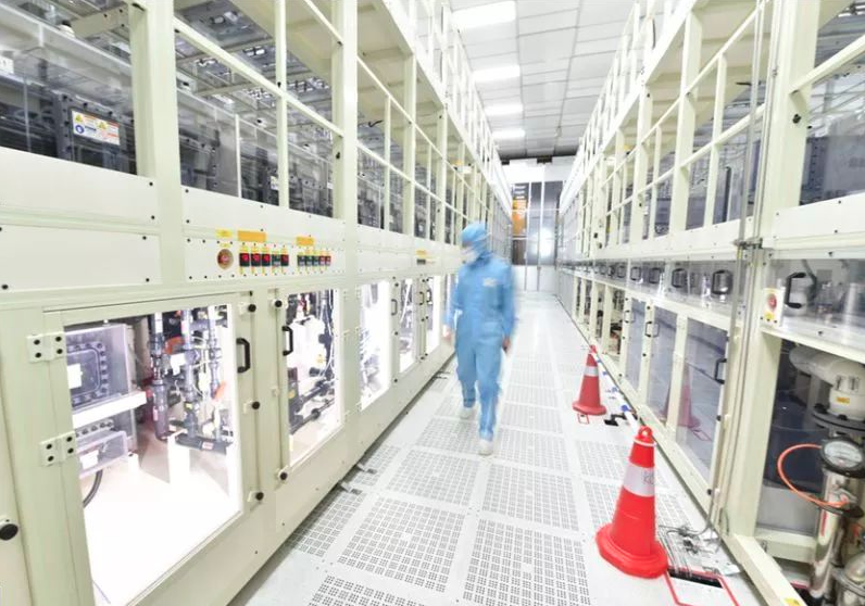 風淋門在柔宇生產(chǎn)線潔凈車間的應用 風淋門在柔宇生產(chǎn)線潔凈車間的應用